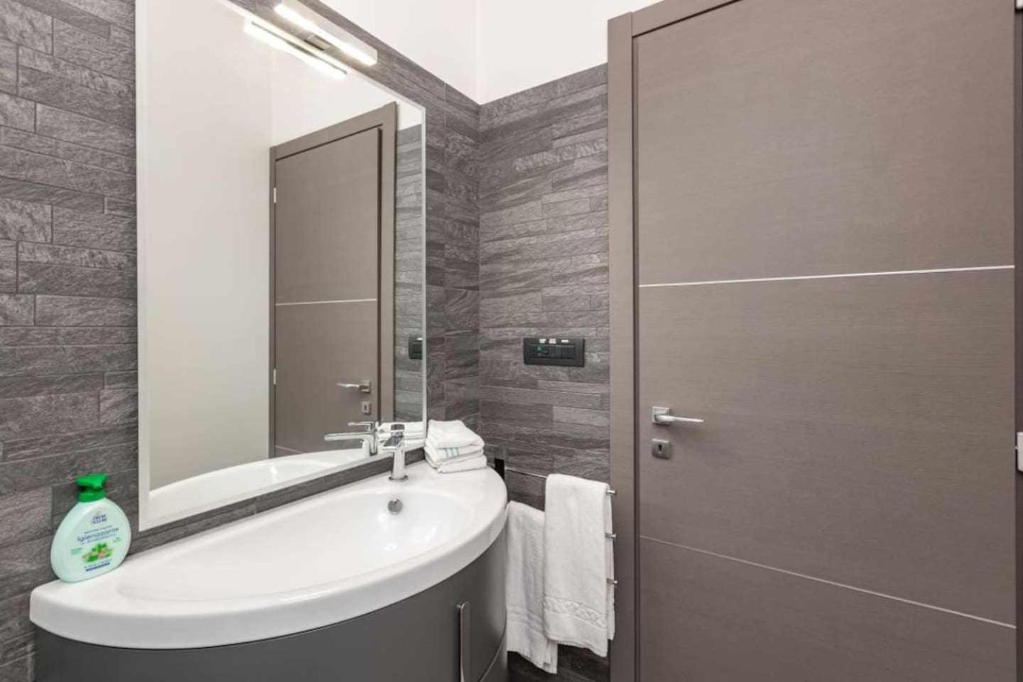Grotta Deluxe Turin